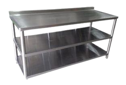 Mesa con doble entrepaño